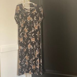 Forever 21 floral T-shirt dress with open back